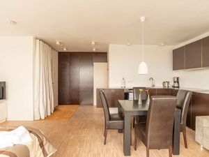 23639968-Ferienwohnung-3-Kiel-300x225-4