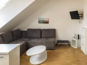 23763186-Ferienwohnung-2-Kiel-300x225-1