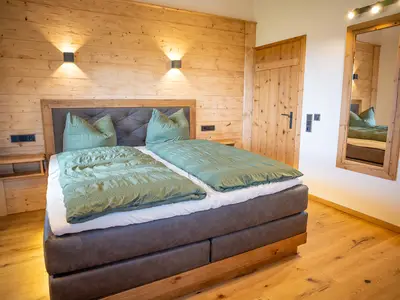 Schlafzimmer mit Doppelbett & Panoramablick Fewo Alpenblick