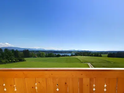 Blick vom Balkon auf den Waginger See