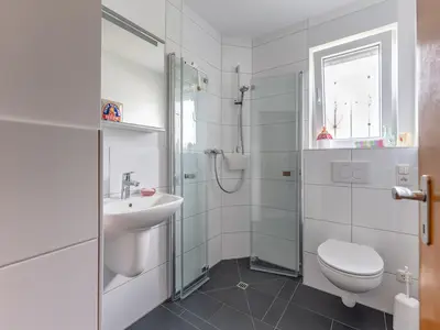 modernes Badezimmer