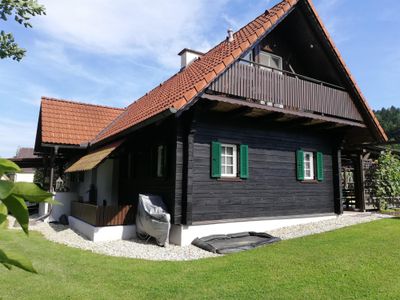 Ferienhaus Am Bach von der Seite