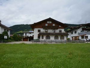 23981661-Ferienwohnung-8-Kirchberg in Tirol-300x225-4