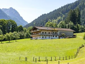 23216399-Ferienwohnung-4-Kirchberg in Tirol-300x225-2