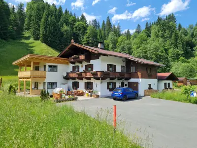 Außenseite Ferienhaus [Sommer]