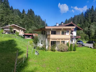 Außenseite Ferienhaus [Sommer]