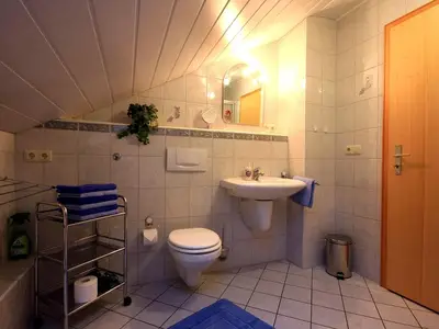 Bad/Dusche/WC Fewo 2