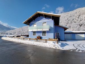 23892353-Ferienwohnung-4-Kirchdorf in Tirol-300x225-0