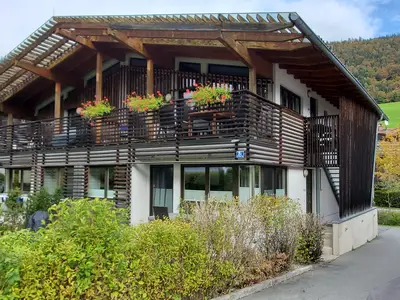 Tiroler Chalet mit Apartment oben rechts