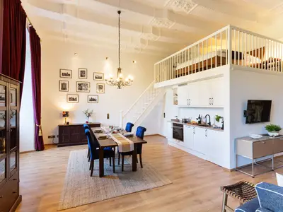 Photo, INSIDE, OUTSIDE