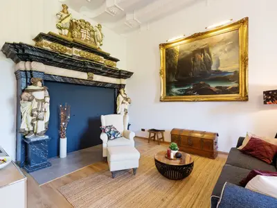 Photo, INSIDE, OUTSIDE