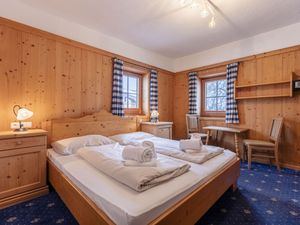 23863917-Ferienwohnung-7-Kitzbühel-300x225-4