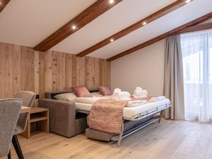 23863943-Ferienwohnung-4-Kitzbühel-300x225-5