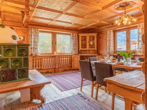 23896327-Ferienwohnung-9-Kitzbühel-300x225-1