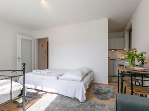 23907983-Ferienwohnung-4-Kitzbühel-300x225-5