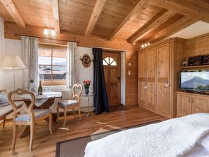 24026992-Ferienwohnung-2-Kitzbühel-300x225-5