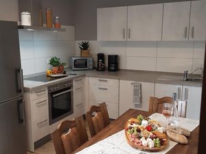 23175403-Ferienwohnung-4-Kleinich-300x225-3