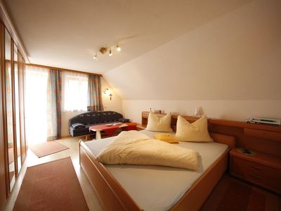 Ein Blick ins Doppelzimmer mit Schlafcouch Ein Blick ins Doppelzimmer mit Schlafcouch