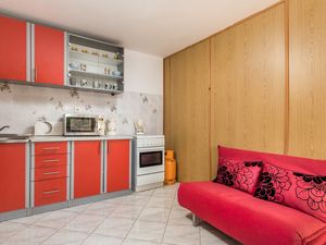 22067563-Ferienwohnung-4-Klenovica-300x225-2