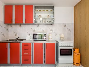 22067563-Ferienwohnung-4-Klenovica-300x225-5