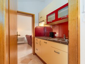 23568277-Ferienwohnung-2-Klenovica-300x225-3