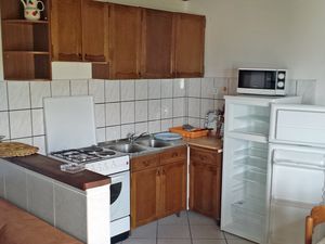 18323231-Ferienwohnung-4-Klenovica-300x225-4