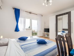 18323798-Ferienwohnung-4-Klenovica-300x225-4