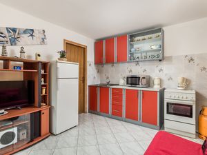 22067563-Ferienwohnung-4-Klenovica-300x225-4