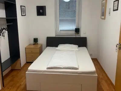 Schlafzimmer 2