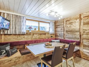 23756922-Ferienwohnung-4-Klösterle am Arlberg-300x225-3