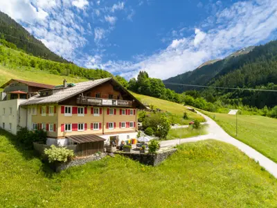 Außenseite Ferienhaus [Sommer]