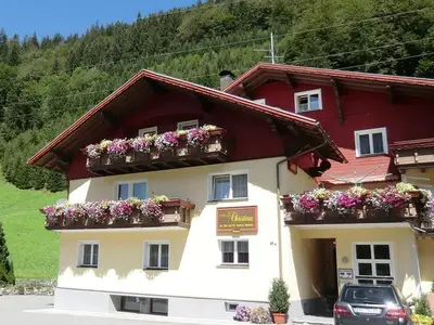 Ferienwohnung für 4 Personen (70 m²) in Klösterle am Arlberg 1/10