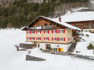 Außenseite Ferienhaus [Winter]