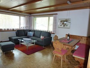 23427298-Ferienwohnung-3-Klosters-Serneus-300x225-1