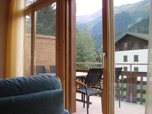 23427280-Ferienwohnung-4-Klosters-Serneus-300x225-1