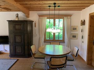 23427722-Ferienwohnung-4-Klosters-Serneus-300x225-1