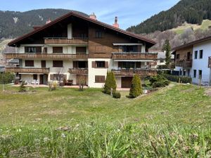 18727083-Ferienwohnung-5-Klosters-Serneus-300x225-1