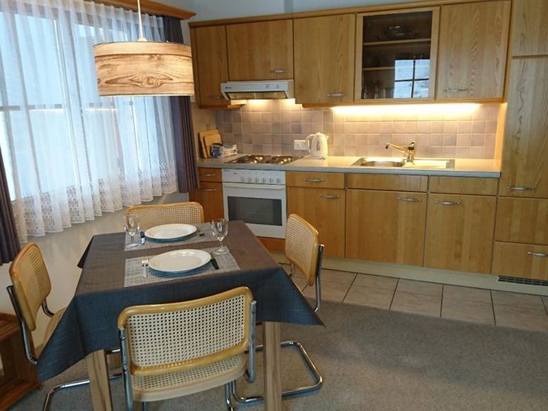 23427404-Ferienwohnung-3-Klosters-Serneus-800x600-2