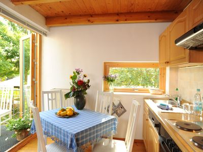 BLAU: Wohnküche mit Balkon