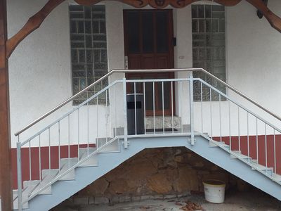 Hauseingang mit Treppe