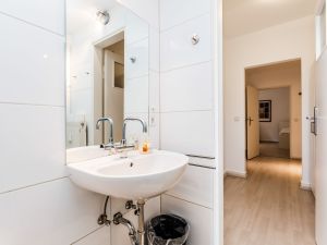 22167717-Ferienwohnung-5-Köln-300x225-5