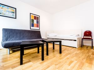 22167719-Ferienwohnung-5-Köln-300x225-0