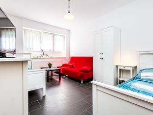 22473329-Ferienwohnung-8-Köln-300x225-1