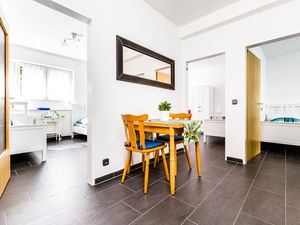 22473329-Ferienwohnung-8-Köln-300x225-4