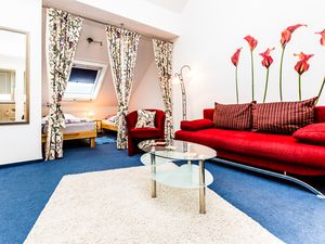 22417725-Ferienwohnung-3-Köln-300x225-2