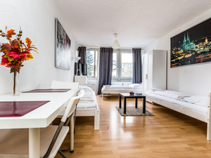 22417735-Ferienwohnung-2-Köln-300x225-2