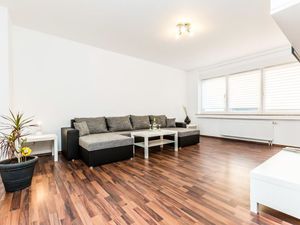 22493693-Ferienwohnung-6-Köln-300x225-1