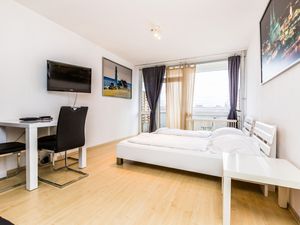 22498283-Ferienwohnung-3-Köln-300x225-2