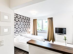 22462643-Ferienwohnung-3-Köln-300x225-5