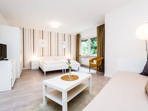 22462645-Ferienwohnung-3-Köln-300x225-1